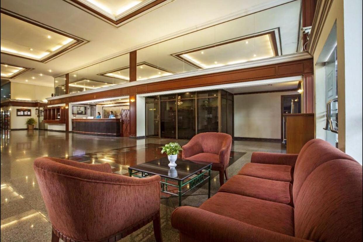 Omni Tower Cozy Apartment Near Nana Bts 曼谷 外观 照片